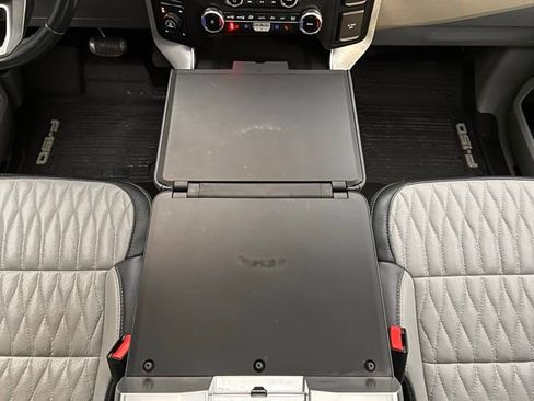 Used 2023 Ford F150 Limited image 23