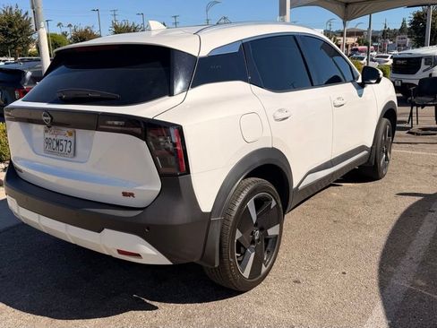 Used 2025 Nissan Kicks SR FWD image 3