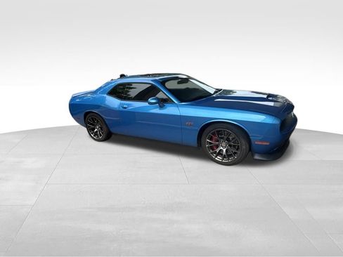 Used 2016 Dodge Challenger SRT RWD image 8