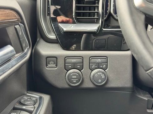 Used 2023 Chevrolet Silverado 1500 LT AWD/4WD image 30