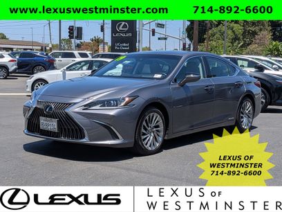 Used 2019 Lexus ES 300h w/ Accessory Package 2