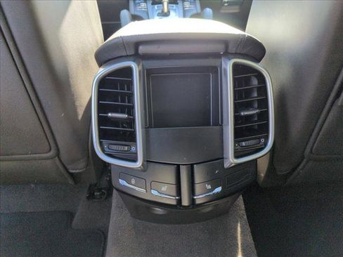 Used 2017 Porsche Cayenne S image 18