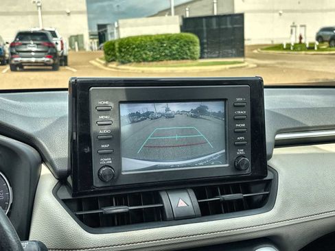 Used 2019 Toyota RAV4 XLE AWD/4WD image 27