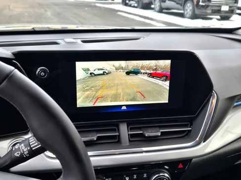 Certified 2025 Chevrolet Trax LT w/ LT Convenience Package image 25