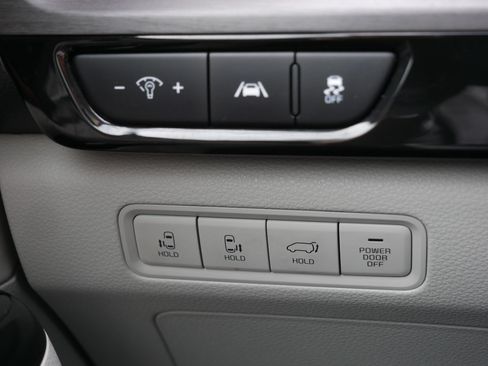 Used 2024 Kia Carnival EX FWD image 26