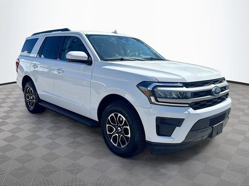 Used 2024 Ford Expedition XLT AWD/4WD image 4