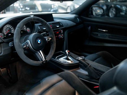 Used 2019 BMW M4 CS w/ Executive Package image 2