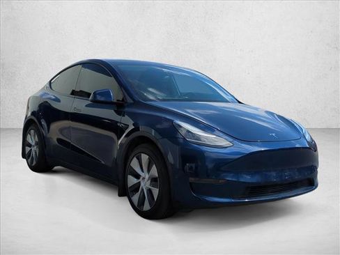 Used 2020 Tesla Model Y Long Range image 3