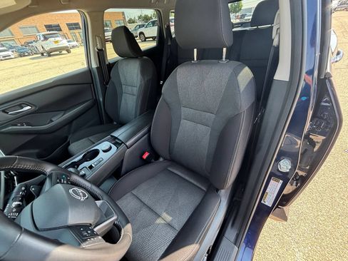 Used 2025 Nissan Rogue SV AWD/4WD image 38