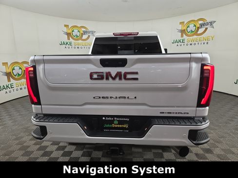Used 2024 GMC Sierra 2500 Denali w/ Denali Reserve Package AWD/4WD image 9