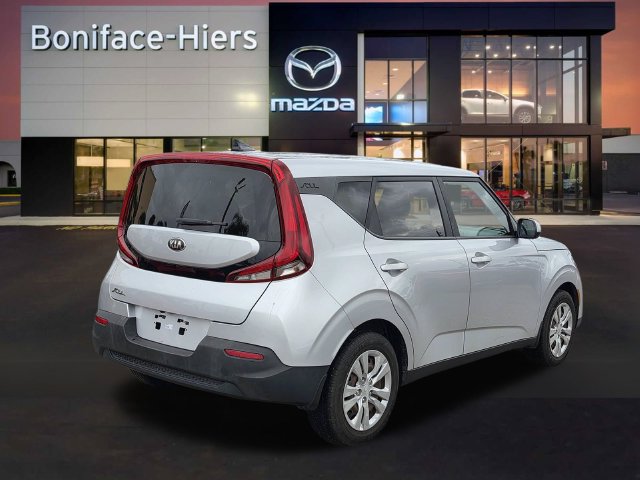 Used 2021 Kia Soul LX FWD image 4