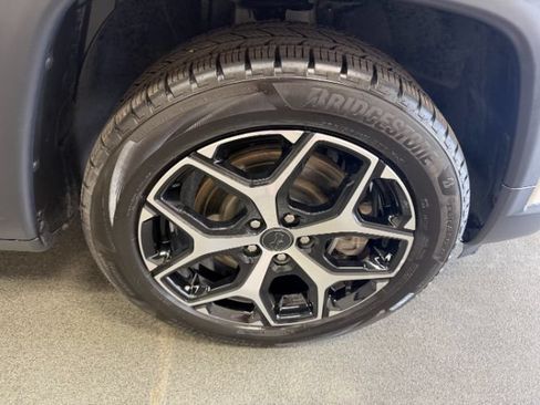 Used 2025 Jeep Compass Limited AWD/4WD image 9