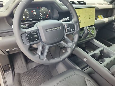 New 2026 Land Rover Defender 110 X-Dynamic SE AWD/4WD image 14