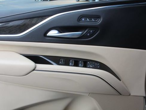 Used 2024 Cadillac Escalade Premium Luxury w/ Performance Package AWD/4WD image 37