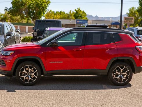 Used 2025 Jeep Compass Limited AWD/4WD image 8