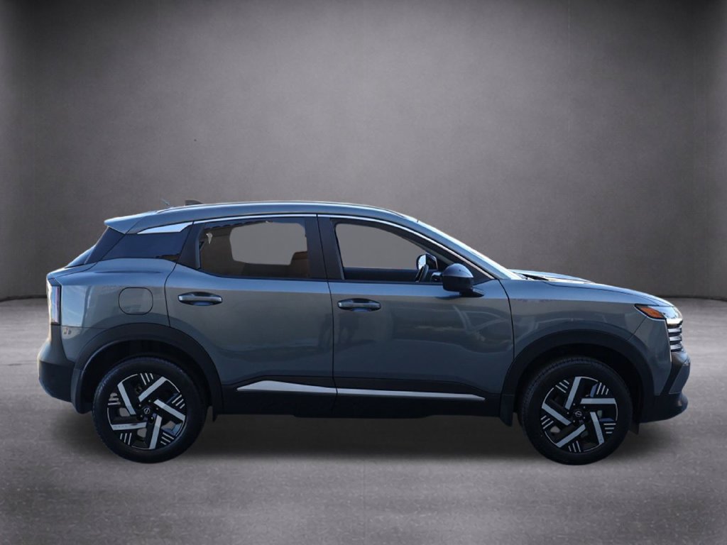 Used 2026 Nissan Kicks SV FWD image 3