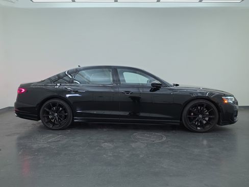 Used 2022 Audi S8 w/ S8 Comfort Plus Package AWD/4WD image 2