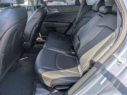 Used 2024 Kia Sportage EX FWD image 30