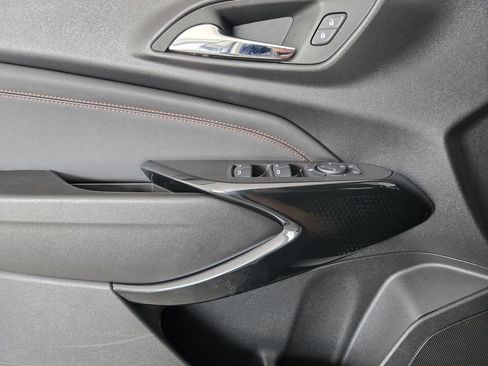 New 2026 Chevrolet Trax RS w/ Sunroof Package FWD image 24