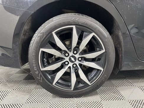 Used 2016 Chevrolet Malibu LT image 9