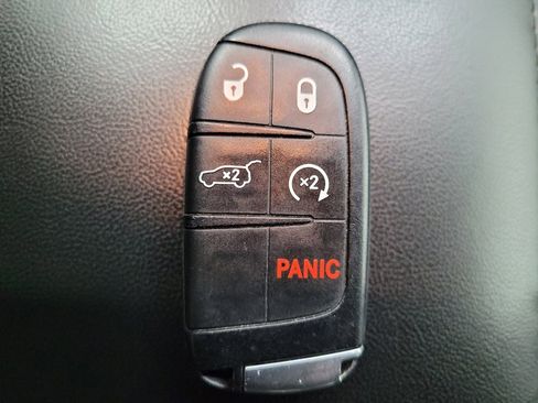 Used 2020 Jeep Grand Cherokee Altitude image 32