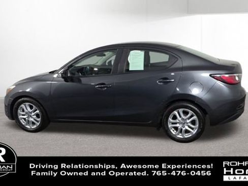 Used 2017 Toyota Yaris iA image 6