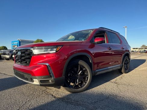 Used 2025 Honda Pilot Elite image 1