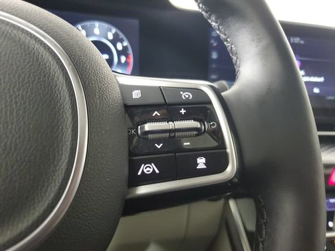 Used 2024 Kia Carnival SX Prestige FWD image 25