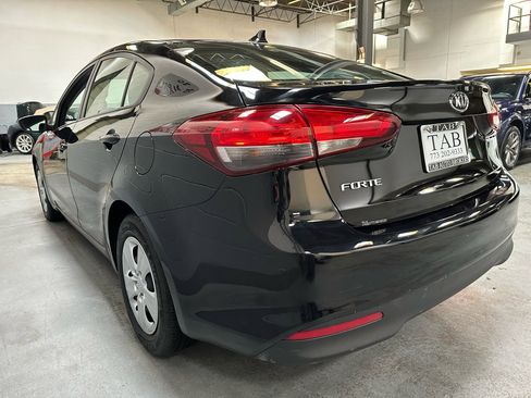 Used 2017 Kia Forte LX image 5
