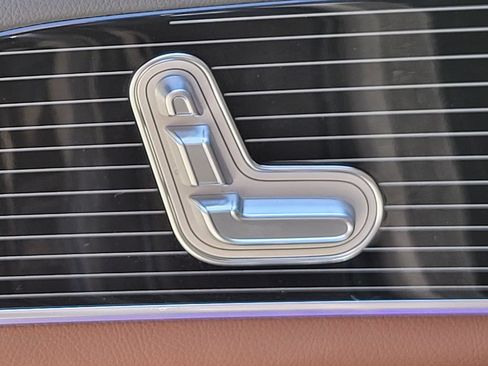 Used 2025 Mercedes-Benz GLS 450 4MATIC image 39