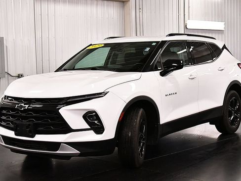 Used 2023 Chevrolet Blazer LT w/ Convenience Package AWD/4WD image 3