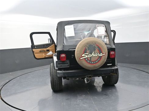 Used 1998 Jeep Wrangler Sahara image 28