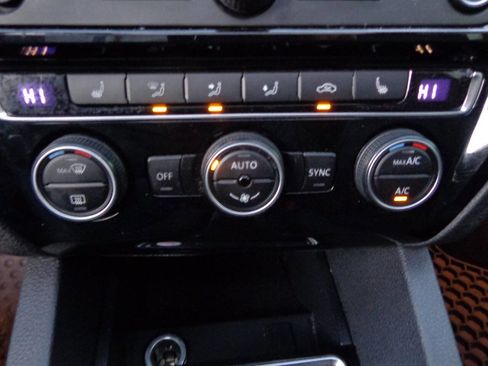 Used 2015 Volkswagen Jetta GLI SEL image 32