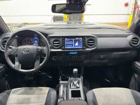 Used 2021 Toyota Tacoma TRD Sport image 25