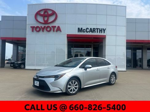 Used 2022 Toyota Corolla LE FWD image 1