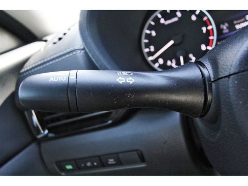 Used 2025 Nissan Sentra SV FWD image 17