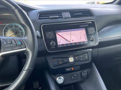 Used 2018 Nissan Leaf SV w/ SV Technology Package image 15