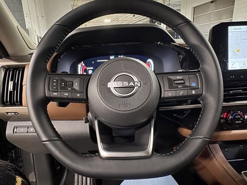 New 2025 Nissan Pathfinder Platinum image 42