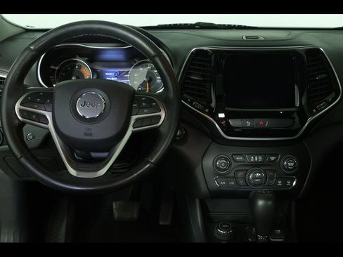 Used 2019 Jeep Cherokee Limited AWD/4WD image 17