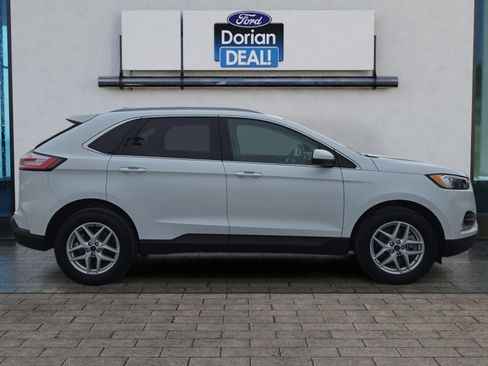 Certified 2022 Ford Edge SEL w/ Convenience Package image 2