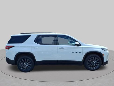 Used 2023 Chevrolet Traverse RS FWD image 39