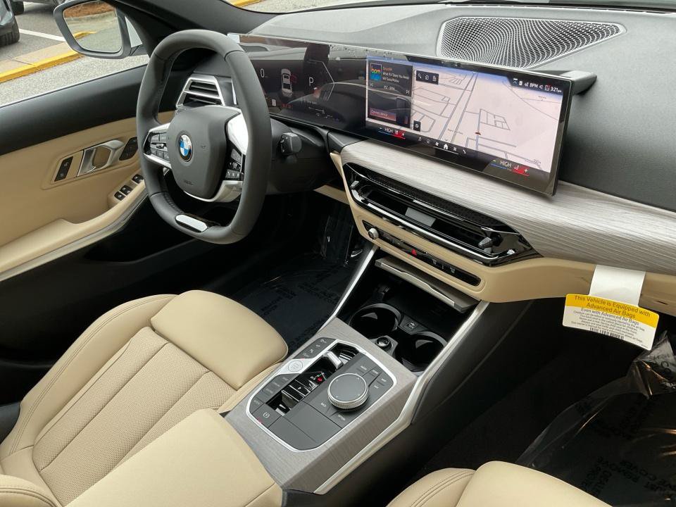 Used 2026 BMW 330i Sedan w/ Convenience Package RWD image 32