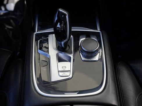 Used 2016 BMW 750i xDrive image 49
