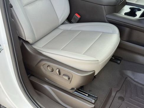 Used 2022 GMC Yukon SLT w/ SLT Premium Package image 19