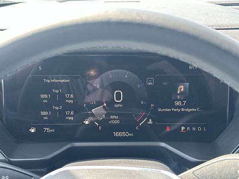 Used 2025 GMC Acadia Elevation image 23