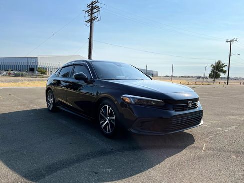 Used 2022 Honda Civic LX image 3