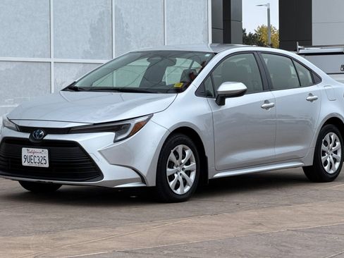 Certified 2025 Toyota Corolla LE image 10