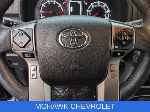 Used 2022 Toyota 4Runner SR5 AWD/4WD image 12
