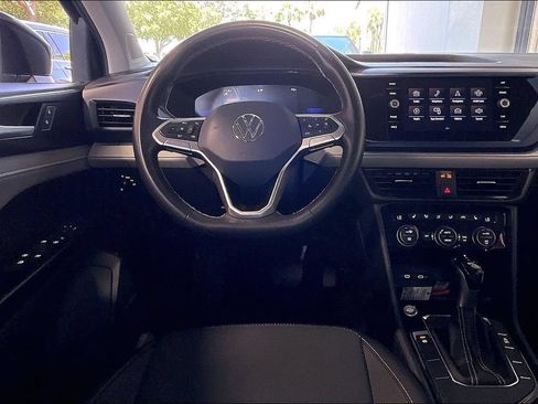Used 2024 Volkswagen Taos SE FWD image 5