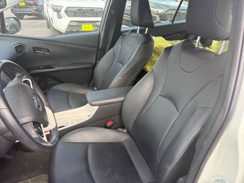 Used 2016 Toyota Prius Four w/ Advanced Technology Package FWD image 4